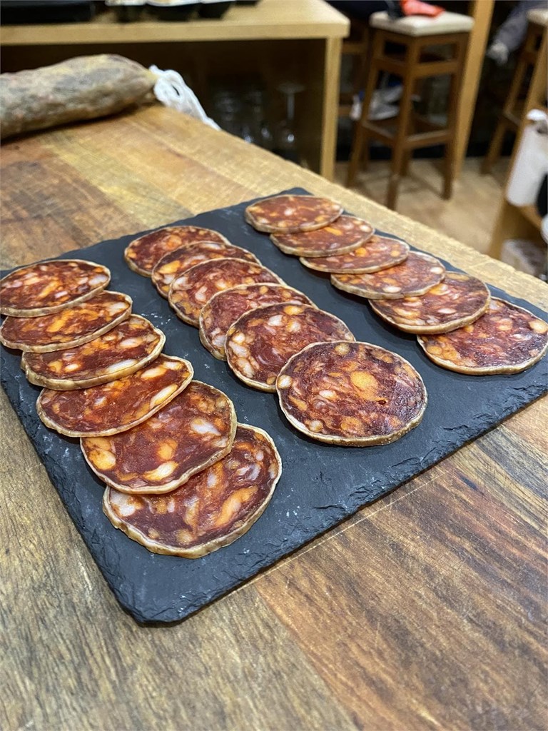 Chorizo dulce, picante o salchichón  - Imagen 1